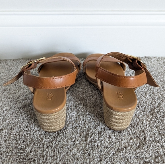 UGG Navee Wedge Tan Sandal sz 8 - Picture 4 of 7